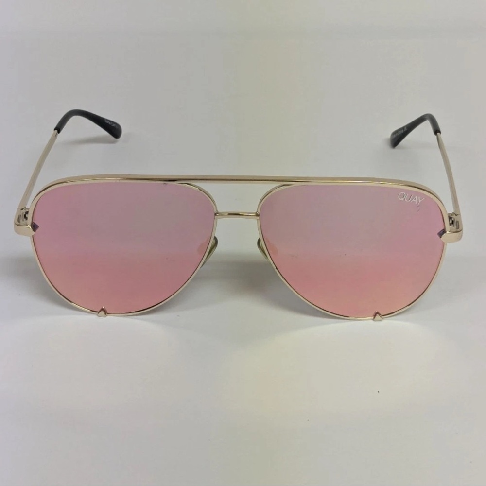 Quay x Desi HIGH KEY gold frame/pink lens Sunglasses